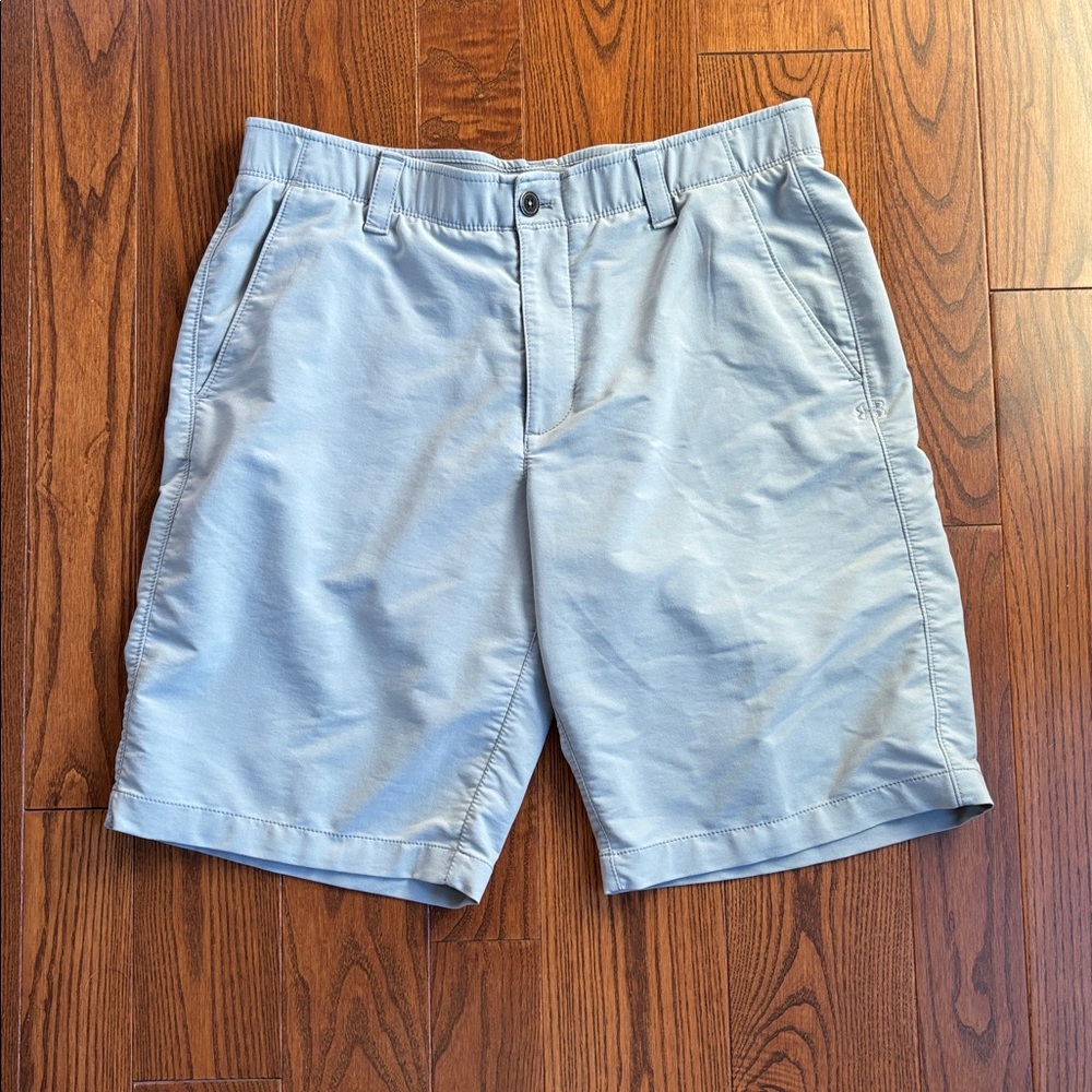 Under Armour Shorts - Light Gray